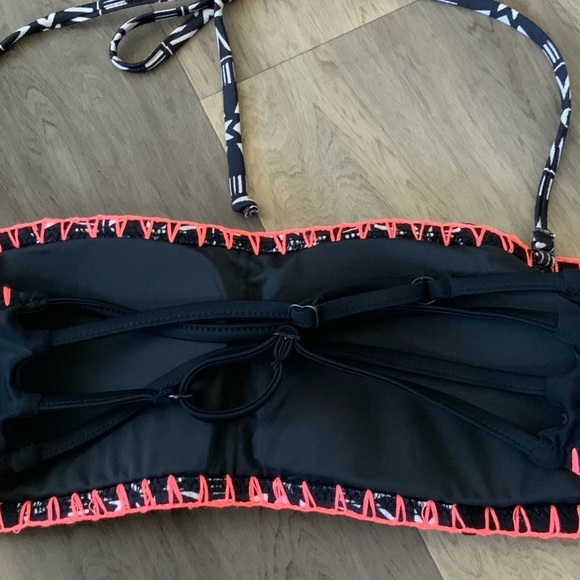 VOLCOM bandeau bikini top - Picture 7 of 8